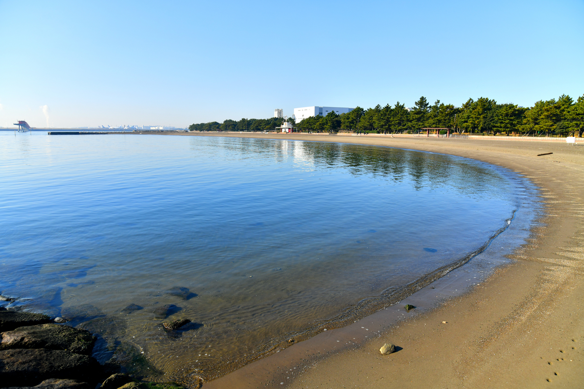 つばさ浜の海辺