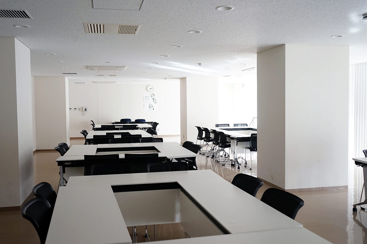 大井ホッケー競技場 メインピッチ 多目的室